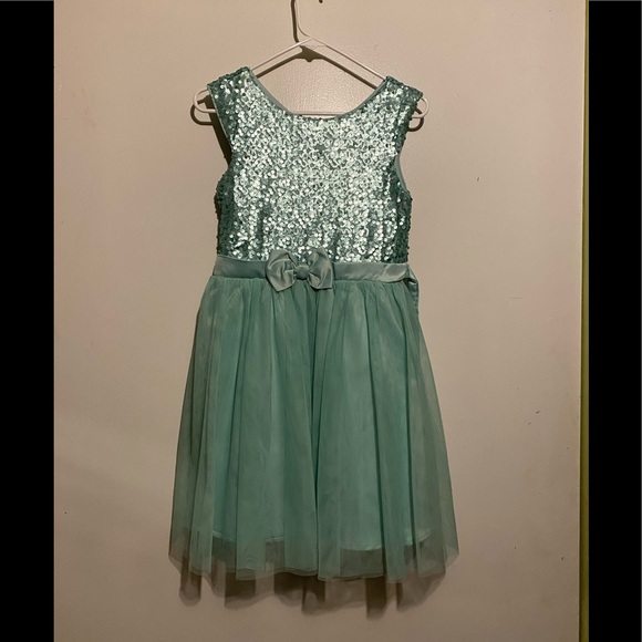 Zunie Other - Girl’s party dress